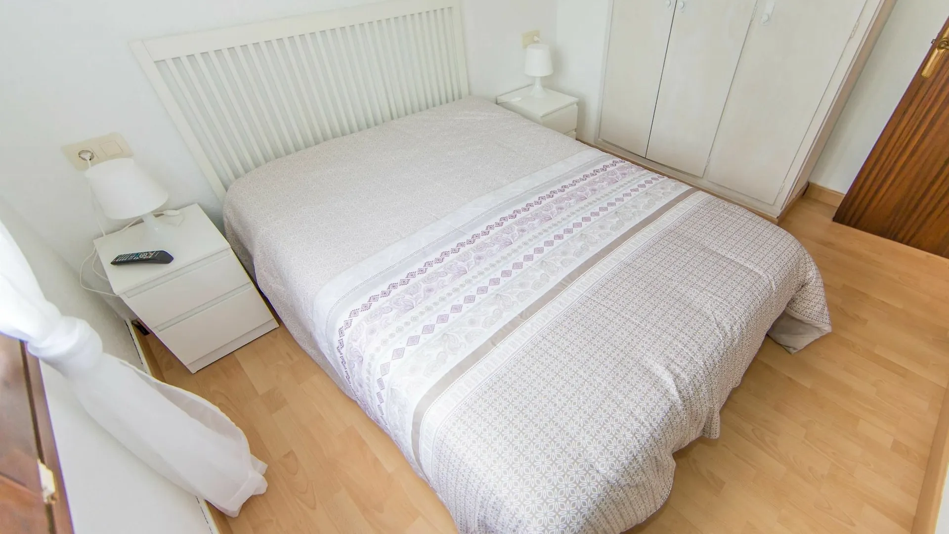 Pere Apartment Roses 0*,