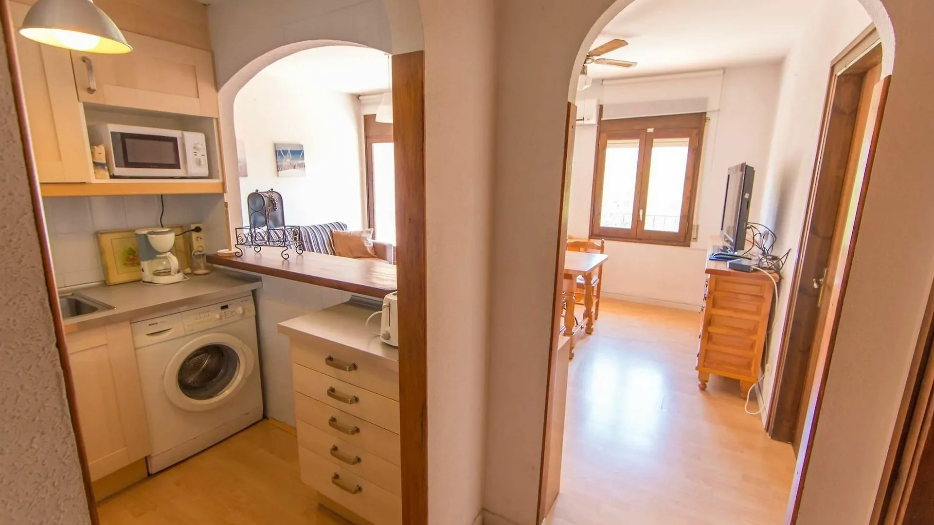 Pere Apartment Roses